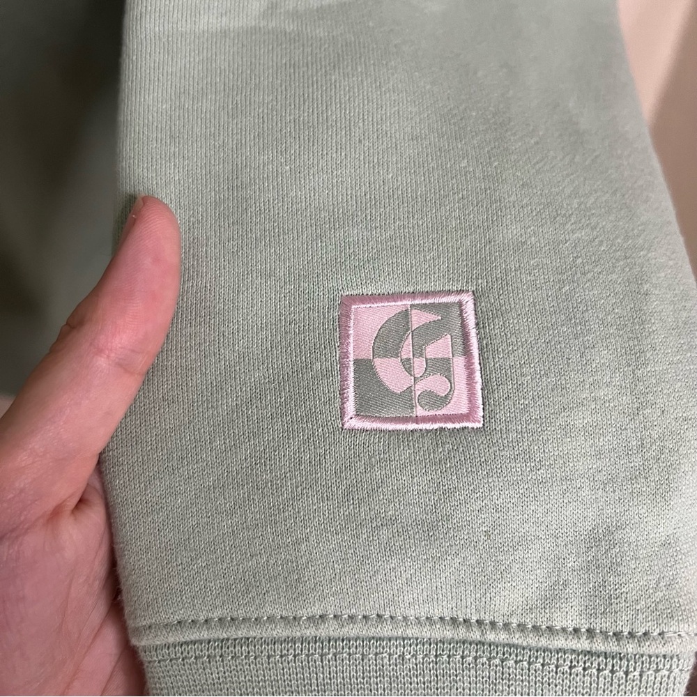 Glossier Green Crewneck Sweatshirt Cozy Academia Pale Green Cozy Campus - Picture 6 of 10